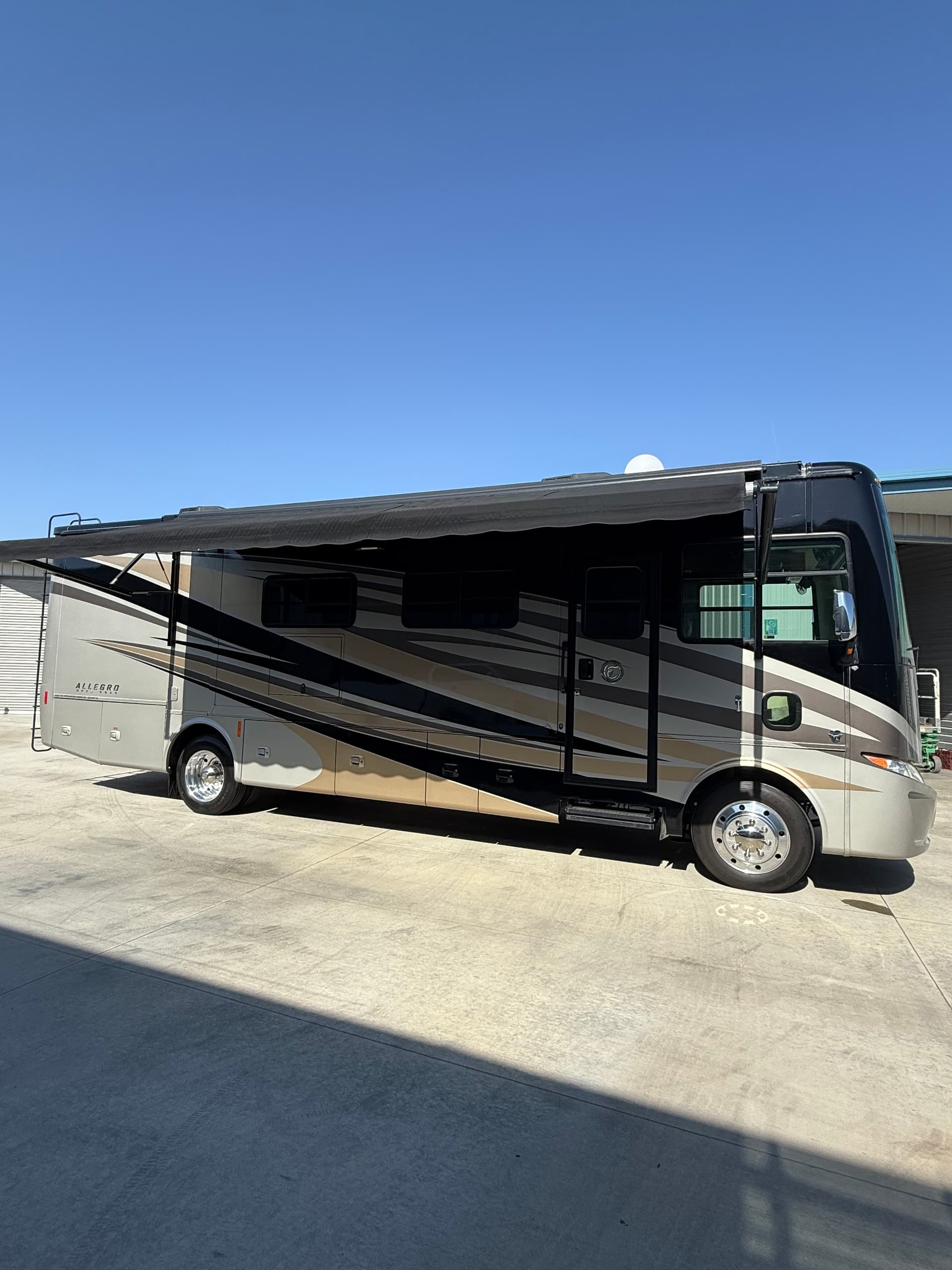 2017 Tiffin Allegro 31MA