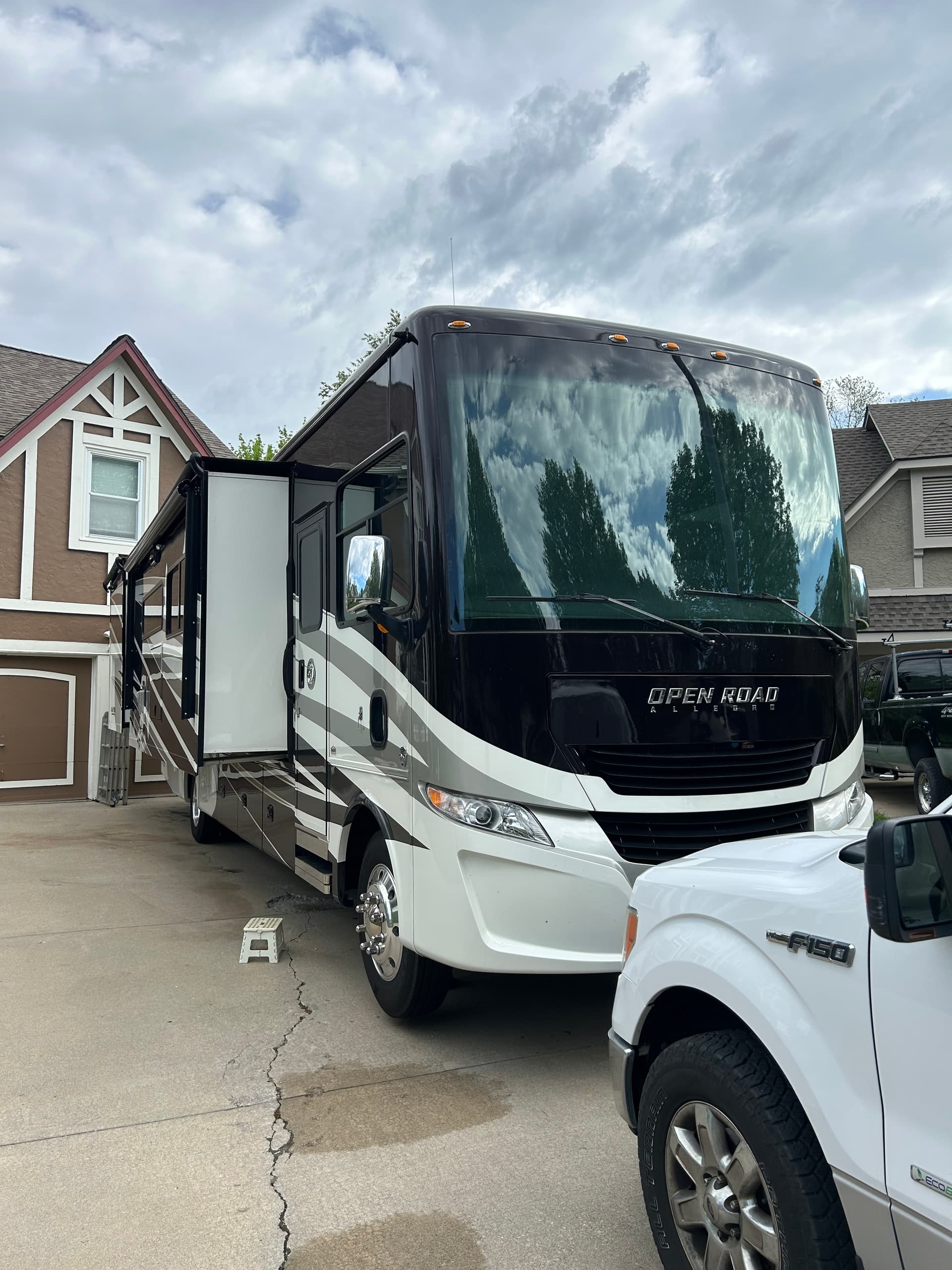 2019 34PA Tiffin Allegro Open Road