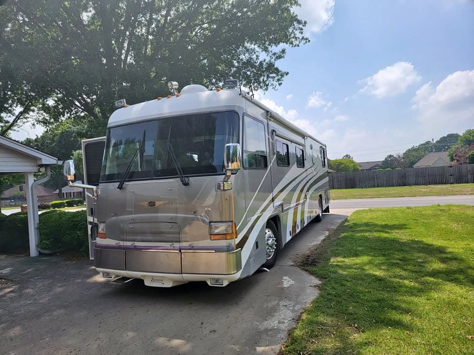 2000 Tiffin Zephyr