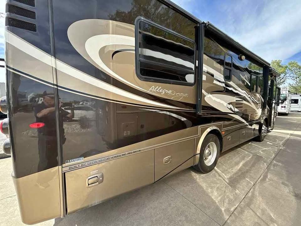 2012 Tiffin Motorhomes Allegro Breeze