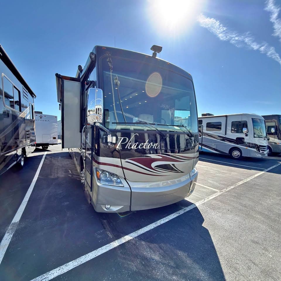 2013 Tiffin Motorhomes Phaeton 40QBH
