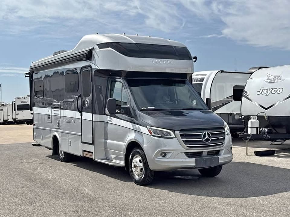 2020 Used Tiffin Wayfarer 25qw