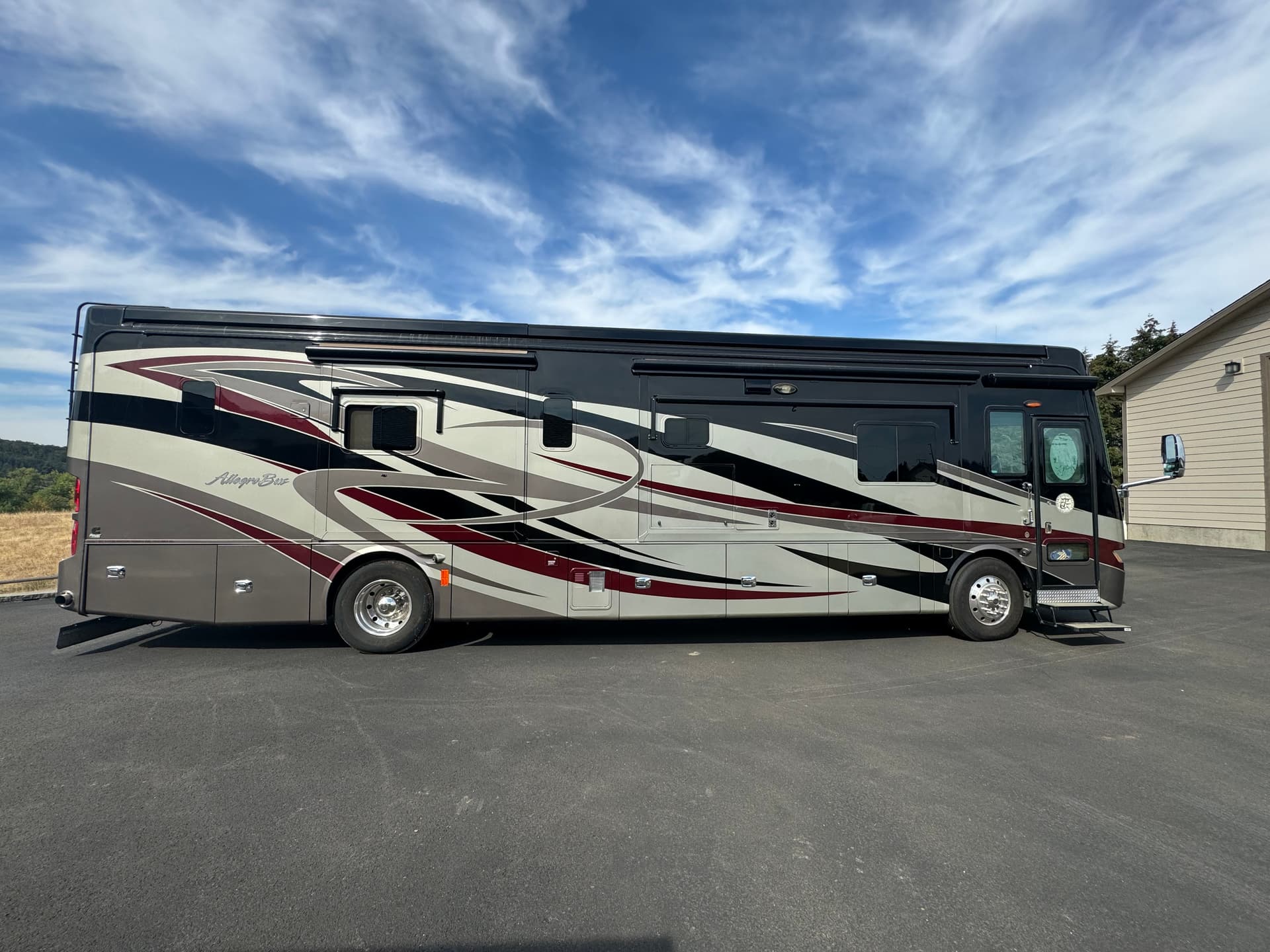 2013 Tiffin Allegro 40ft Class A Bus 40 QBP