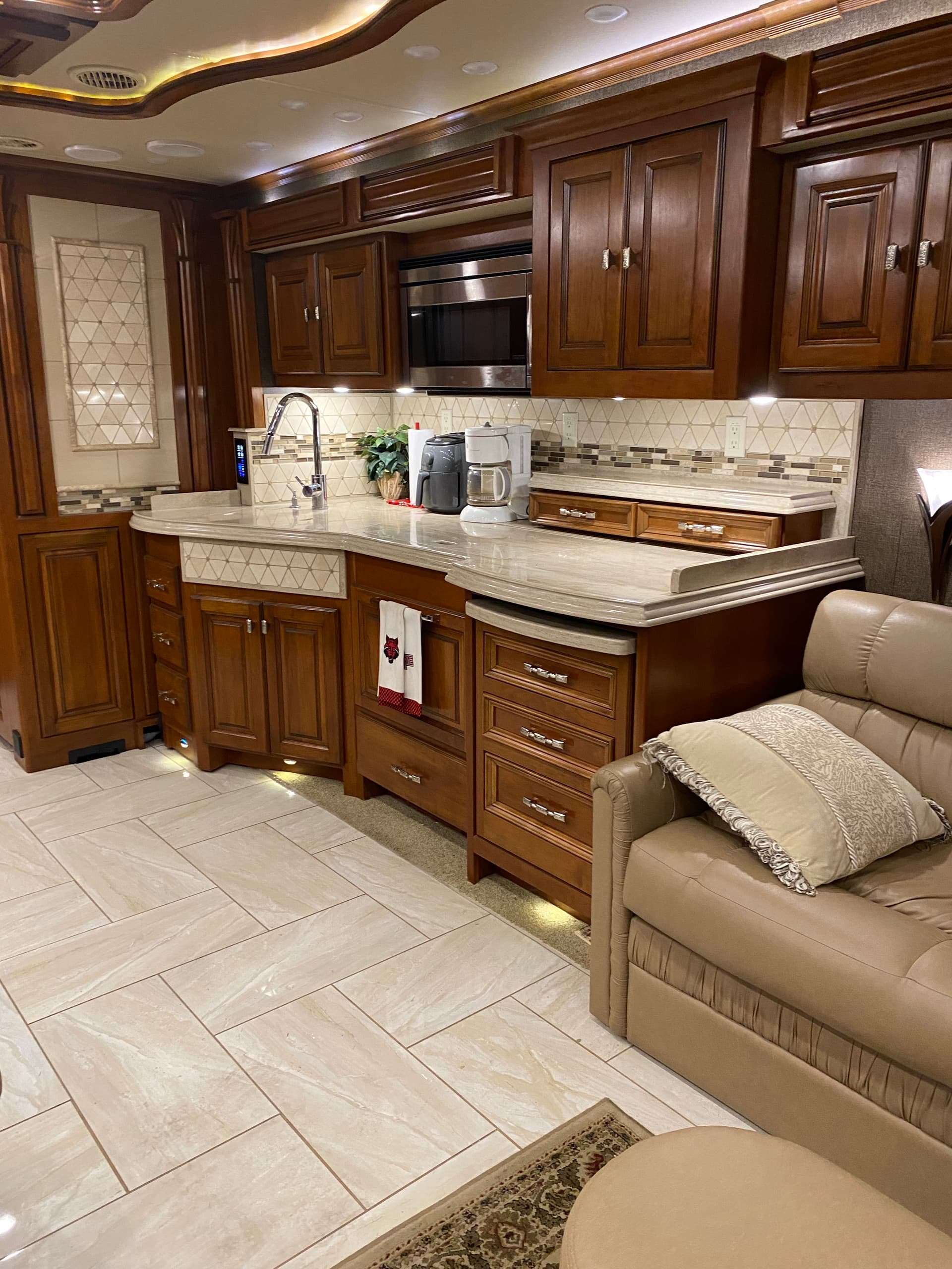 Beautiful 2016 45OP Allegro Bus